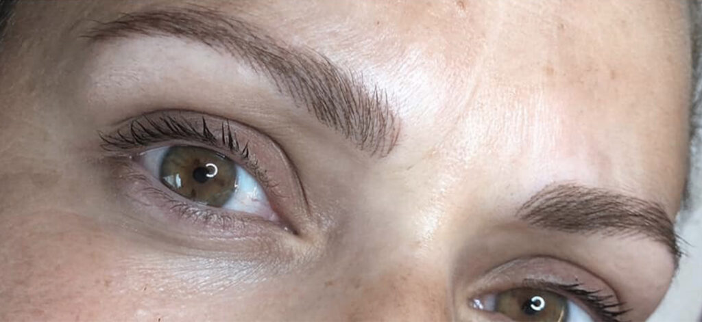 maquilllage permanent des sourcils effet poil à poil réalisé par Valérie Morisod Chatelet