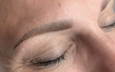 Maquillage permanent des sourcils effet poudré : faisons le point